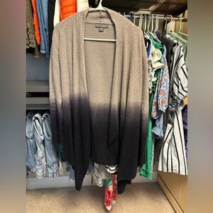 Barefoot Dreams Cozychic Lite two-toned cardigan. Size S/M